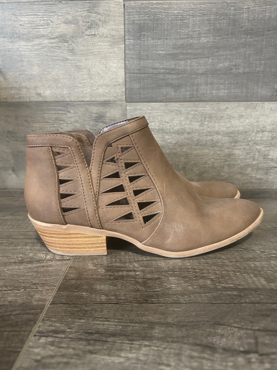 Soda Shoes - Women's Tan Side-Cut Ankle Boots